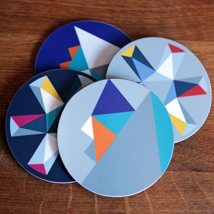 Set Di 4 Sottobicchieri Ufficiali The Who – Mix Di Design, In Cofanetto Regalo, Per Fan E Tavoli Sempre Perfetti